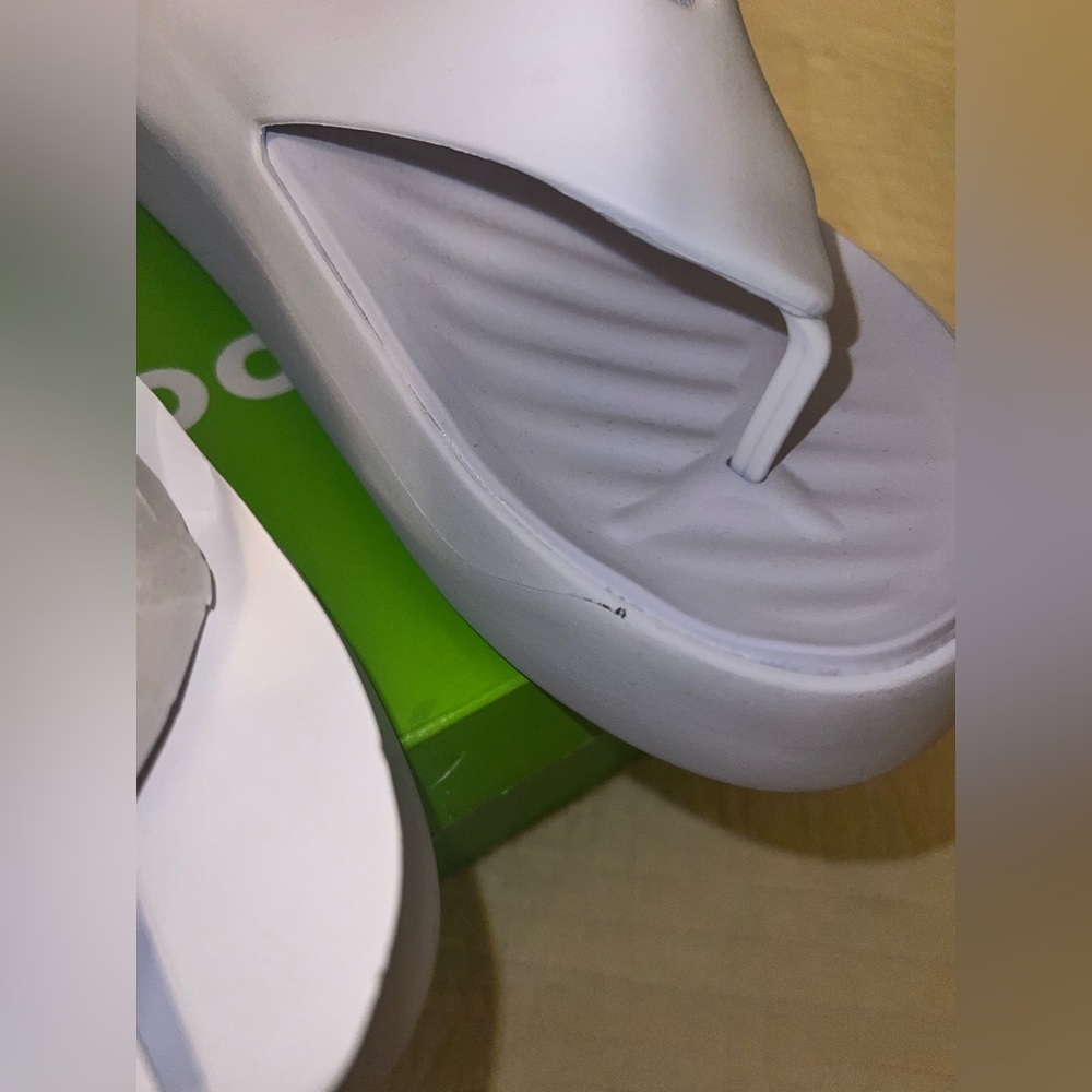 NIB CROCS Platform Sandals - Picture 5 of 7